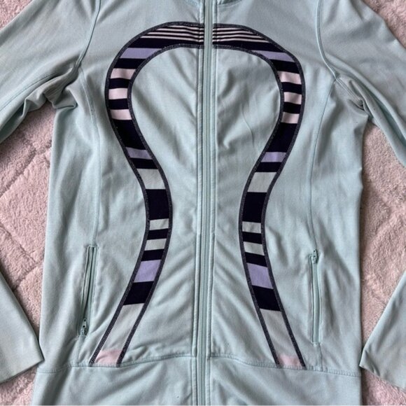 Lululemon | "Heathered Aquamarine / Discover Stripe" In Stride Jacket | Size 8 - Picture 4 of 9
